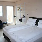 Hotel Schlafzimmer - Self Check-in