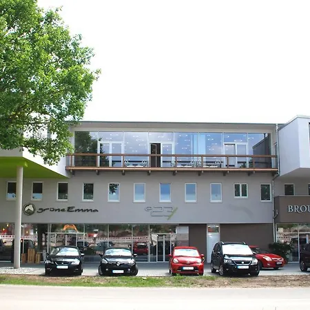 Schlafzimmer Hotel Szálloda 3*